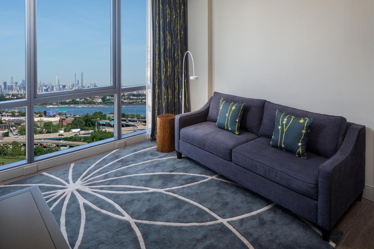 Hotel Indigo Flushing - Laguardia New York Exterior photo