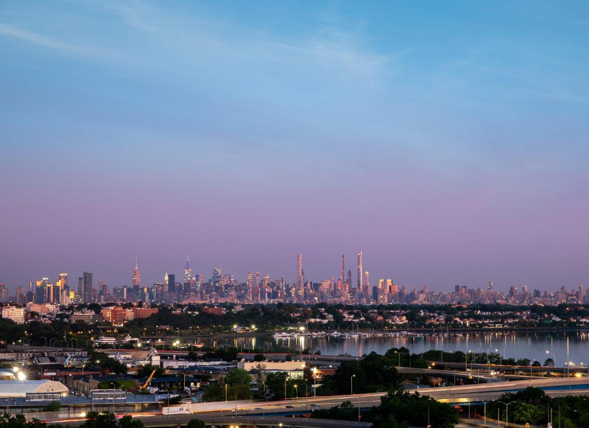Hotel Indigo Flushing - Laguardia New York Exterior photo
